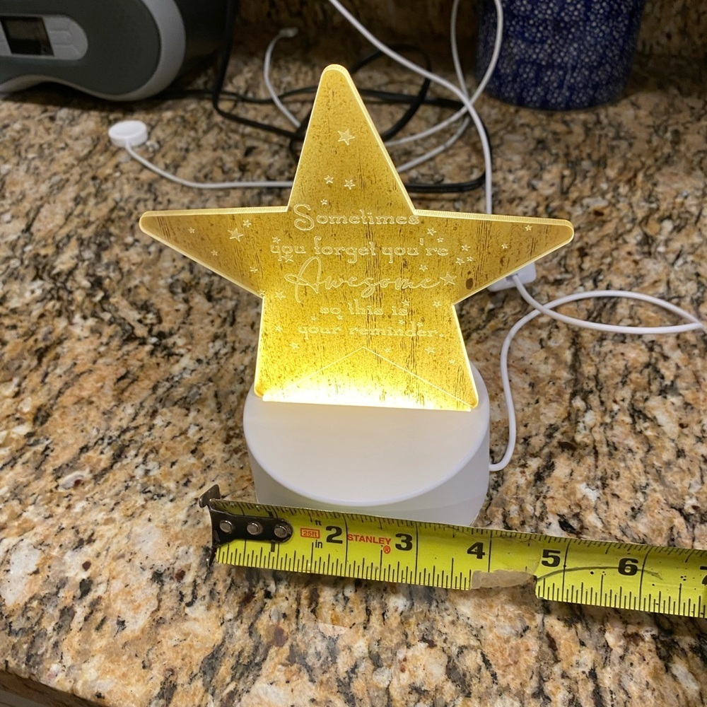 Star-Shaped LED Night Light - Picture 2 of 6